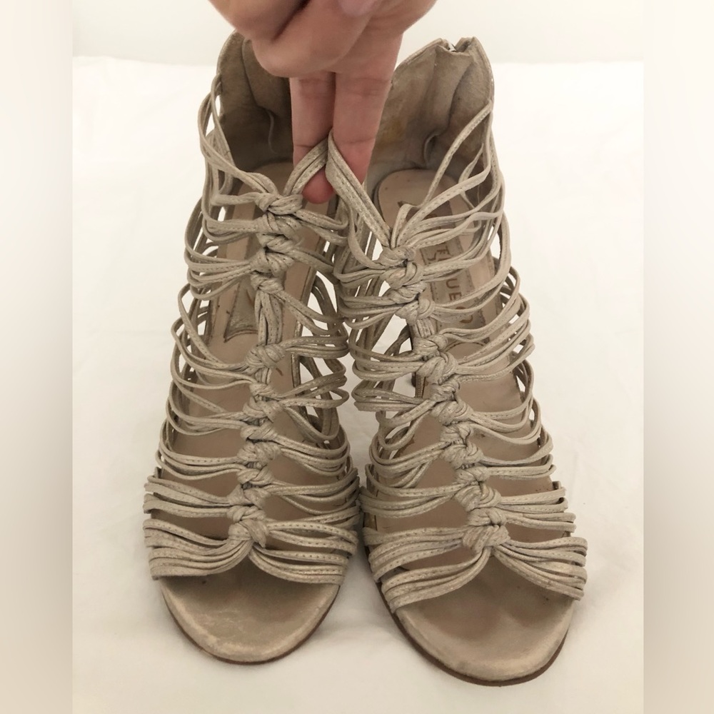 BOUTIQUE 9 DULAL Gold Metallic Leather Strappy Designer Pumps Sandals Size 9